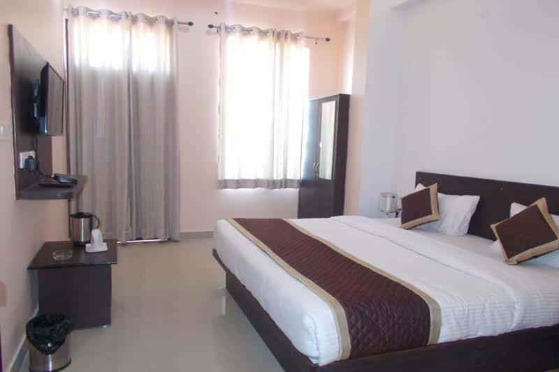 Makrana Raj Hotel Sikar Extérieur photo
