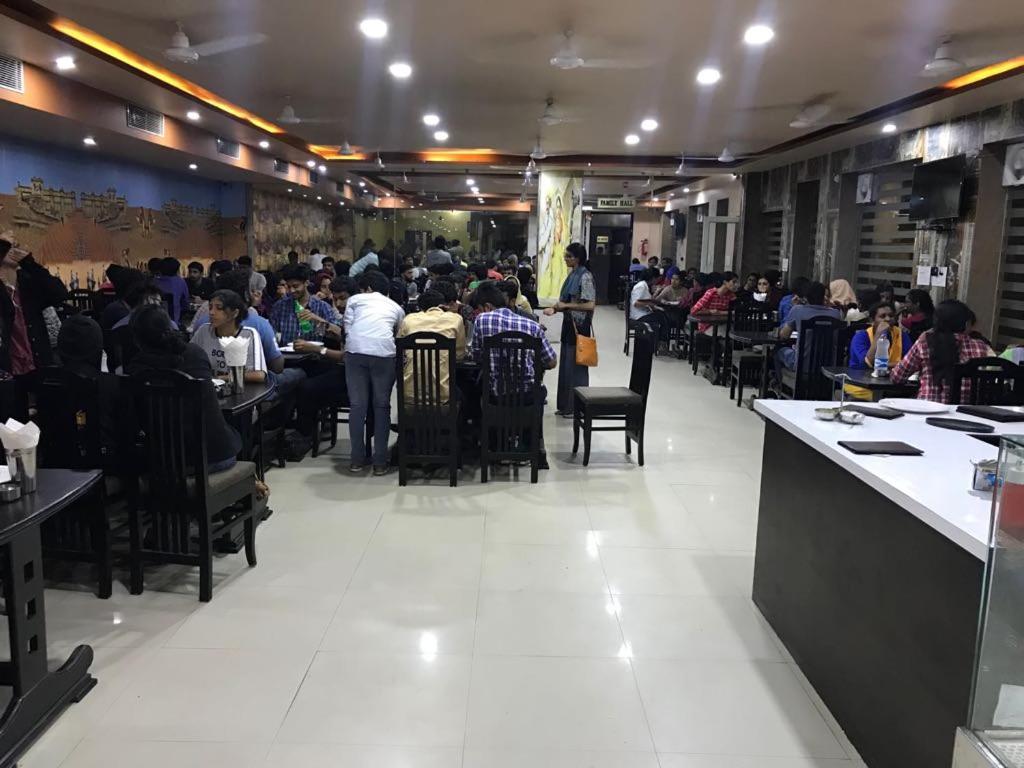 Makrana Raj Hotel Sikar Extérieur photo
